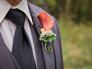 Getting Your Wedding Tuxedo Online vs. In-Store
