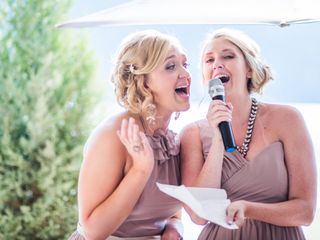 How to Handle a Bridesmaid Who Wants to Steal Your Spotlight