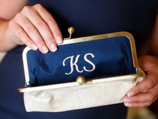 5 Things Guests Should (and Shouldn’t) Bring to a Wedding