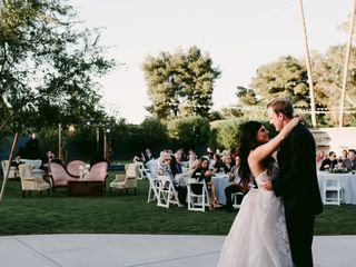 This is Why a Cocktail-Style Wedding Reception Rocks