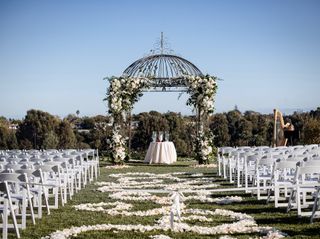 Everything You Need to Know About Wedding Ceremony Flowers