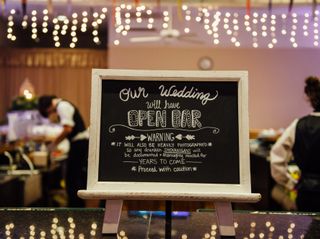 15 Funny Wedding Signs That Will Make Your Guests LOL