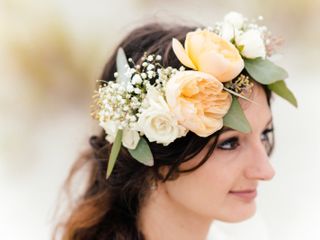 Our 16 Favorite Wedding Hairstyles with Flowers