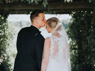 20 Questions You Shouldn't Ask a Couple on Their Wedding Day