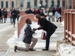 The Real Story Behind This Amazing Proposal Photo