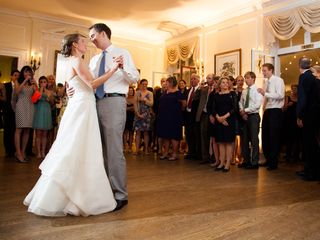 7 Ways To Make A Big Wedding Feel Intimate