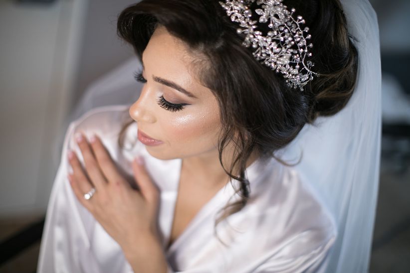 Your Wedding Hair Makeup Trial What To Expect Weddingwire