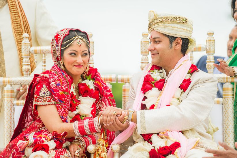 novia india y el novio durante la ceremonia