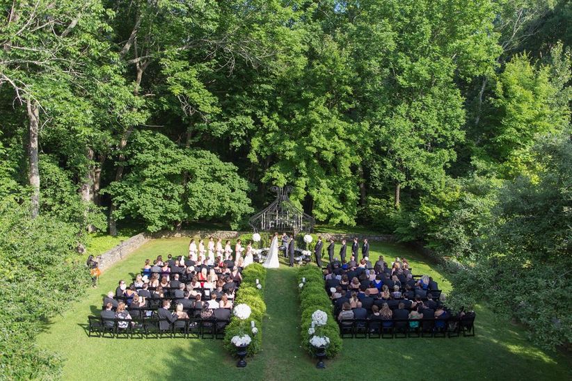 16 Stunning Outdoor Wedding Venues in Connecticut - WeddingWire