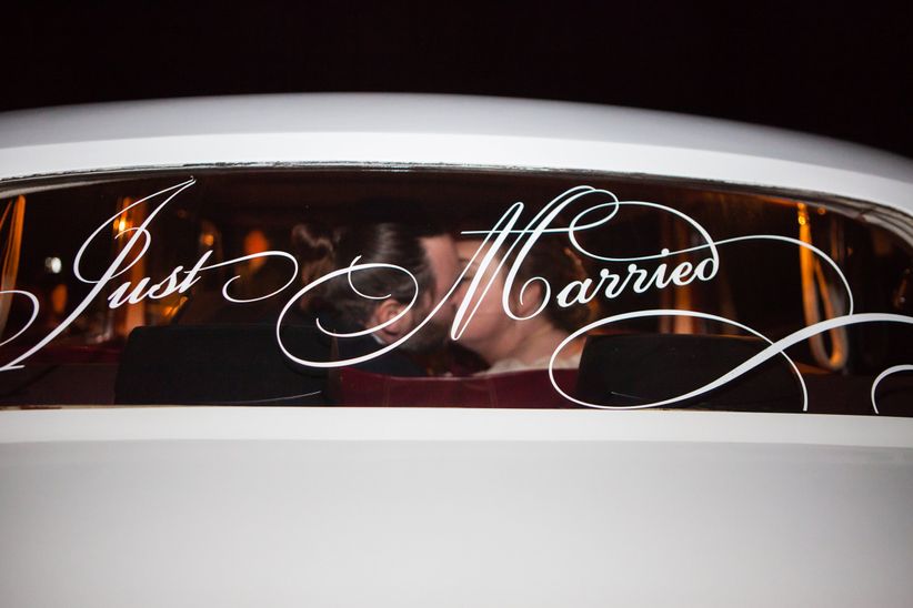 https://cdn0.weddingwire.com/img_g/ww/wedding-limo-corey-cagle-photography.jpg