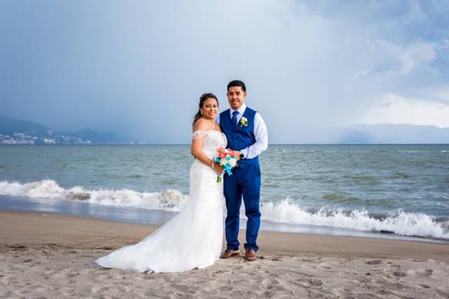 Cristian Pou Photography - Photography - Puerto Vallarta, MX - WeddingWire
