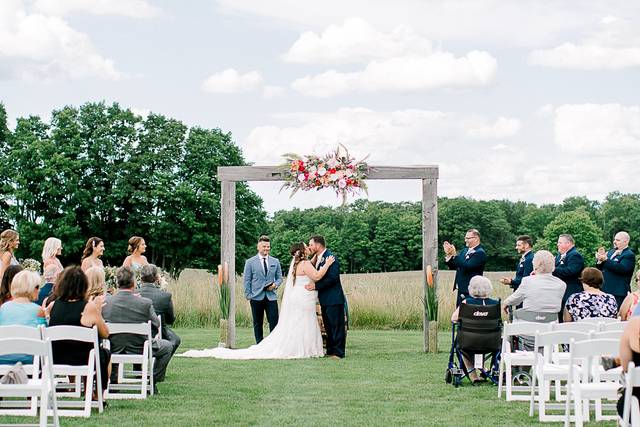 Sonshine Barn Wedding & Event Center 1