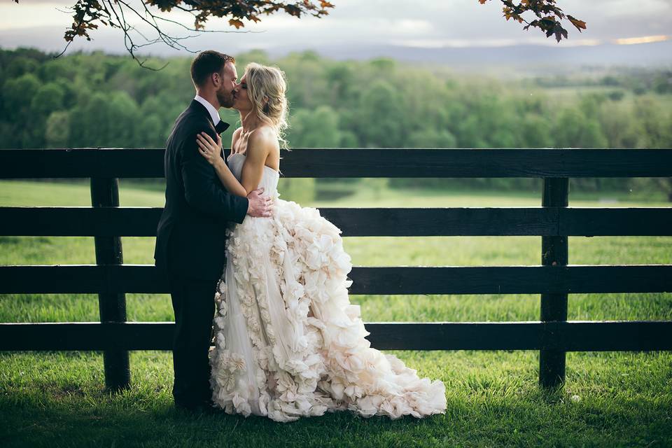 Beacon Hill Manor - Venue - Paeonian Springs, VA - WeddingWire