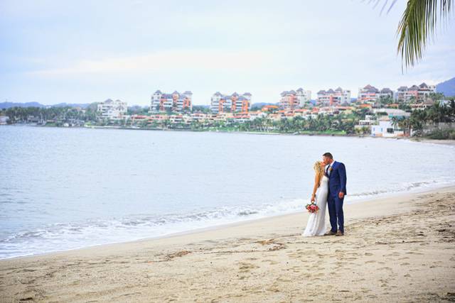 Cristian Pou Photography - Photography - Puerto Vallarta, MX - WeddingWire