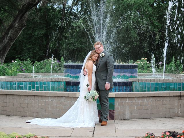 Jake and Savannah&apos;s Wedding in Wichita, Kansas 12