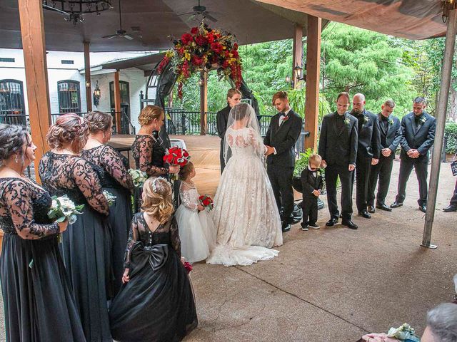 Shaun and Gwyn&apos;s Wedding in Saint Louis, Missouri 32