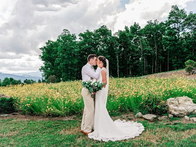 Austin and Cassie&apos;s Wedding in Newland, North Carolina 1