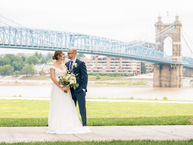 Kyle and Gabrielle&apos;s Wedding in Cincinnati, Ohio 27