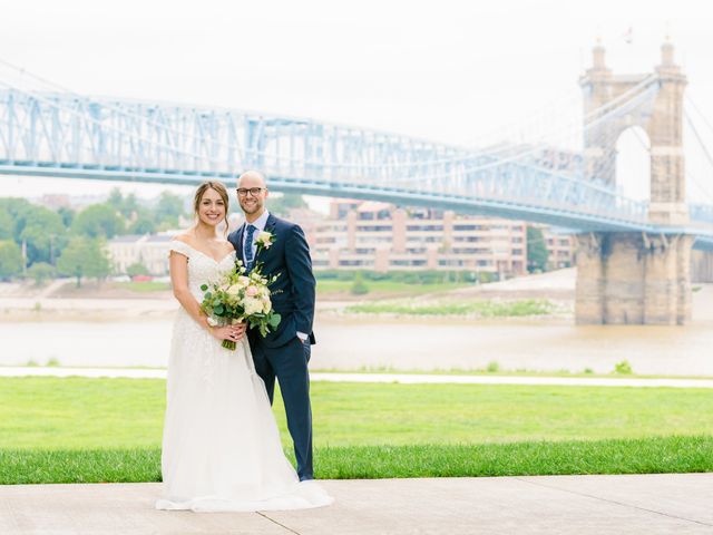 Kyle and Gabrielle&apos;s Wedding in Cincinnati, Ohio 28