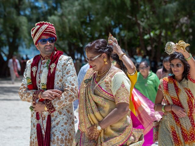 Anand and Manta&apos;s Wedding in Bora Bora, French Polynesia 37