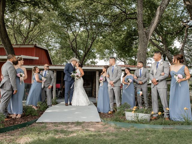 Tony and Jessica&apos;s Wedding in Waxahachie, Texas 12
