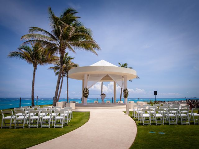 Tung and Chadly&apos;s Wedding in Cancun, Mexico 13