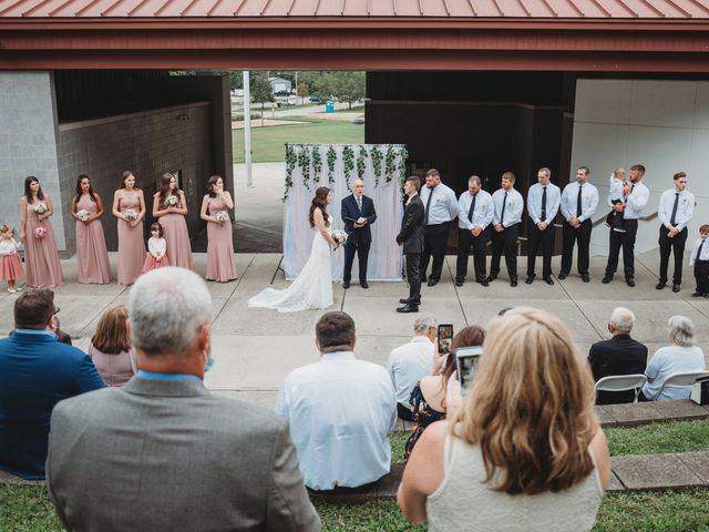 Teddy and Savannah&apos;s Wedding in Fort Thomas, Kentucky 11