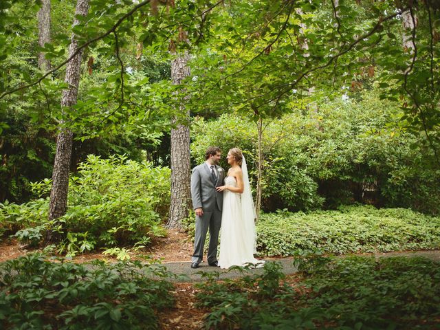 Megan and Taylor&apos;s wedding in Alabama 13