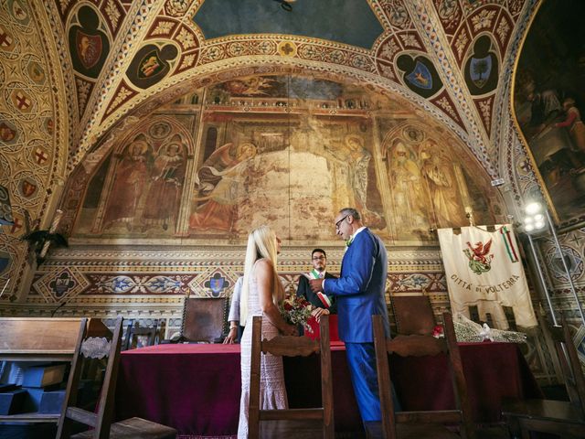 Mark and Barbara&apos;s Wedding in Volterra, Italy 33
