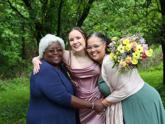 Genea and Dana&apos;s Wedding in Baldwin City, Kansas 28