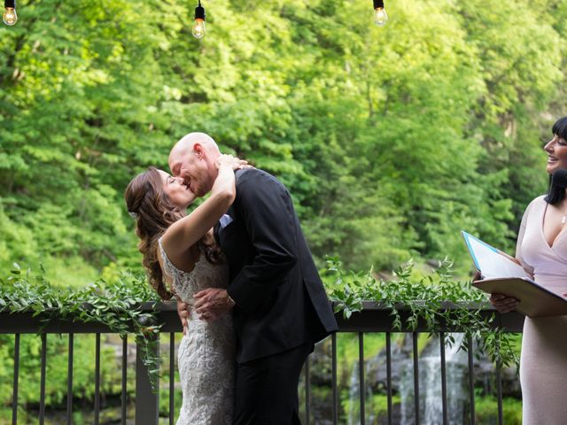 Aaron and Kara&apos;s Wedding in Mount Pocono, Pennsylvania 9