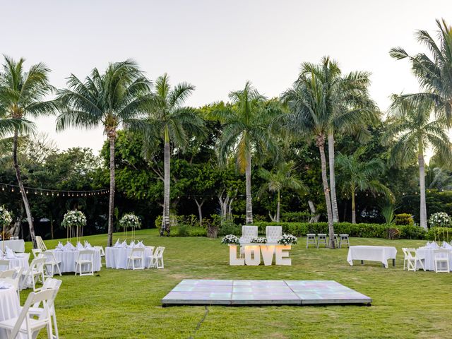 Matt and Shantel&apos;s Wedding in Playa del Carmen, Mexico 17