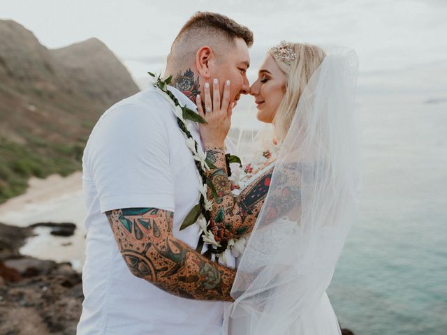 Eric and Taylor&apos;s Wedding in Honolulu, Hawaii 11