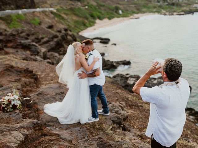 Eric and Taylor&apos;s Wedding in Honolulu, Hawaii 16
