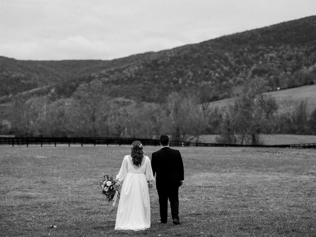 Lindsay and Matthew&apos;s Wedding in Crozet, Virginia 16