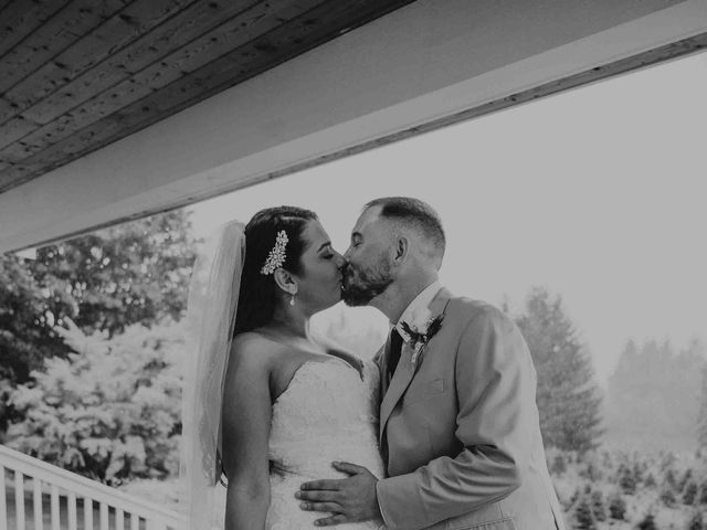 Ian and Chelsie&apos;s Wedding in Issaquah, Washington 32