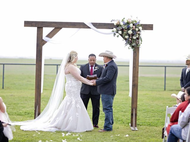 Cirilo and Sarah&apos;s Wedding in Thrall, Texas 35