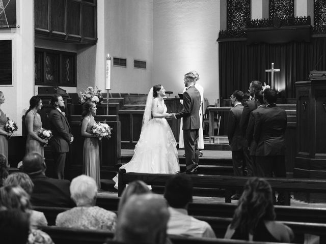 Dan and Joslyn&apos;s Wedding in Omaha, Nebraska 9