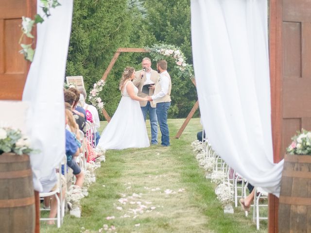 Chris and Kiralynn&apos;s Wedding in Cardington, Ohio 9