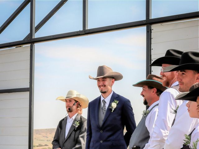 Devin and Jaramie&apos;s Wedding in Spearfish, South Dakota 7