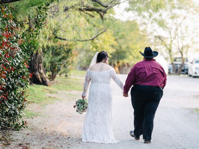 Shayna and Matthew&apos;s Wedding in Weatherford, Texas 18