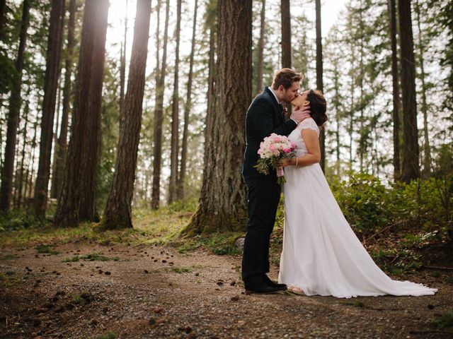 Monika and Brad&apos;s Wedding in Maple Valley, Washington 6
