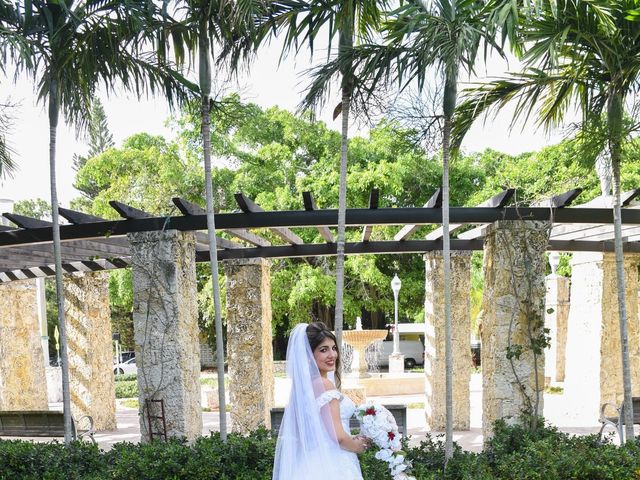 Elena and Kelmis&apos;s Wedding in Miami, Florida 16