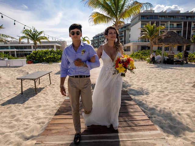 Pablo and Martha&apos;s Wedding in Cancun, Mexico 9