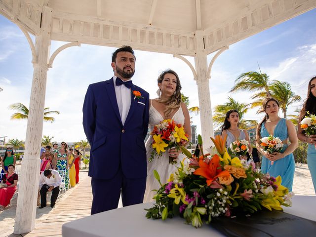 Pablo and Martha&apos;s Wedding in Cancun, Mexico 11