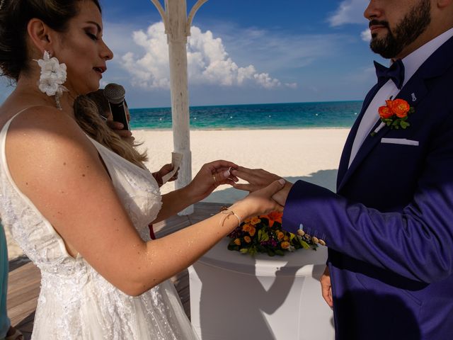 Pablo and Martha&apos;s Wedding in Cancun, Mexico 14