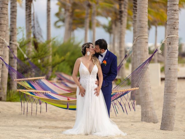 Pablo and Martha&apos;s Wedding in Cancun, Mexico 18