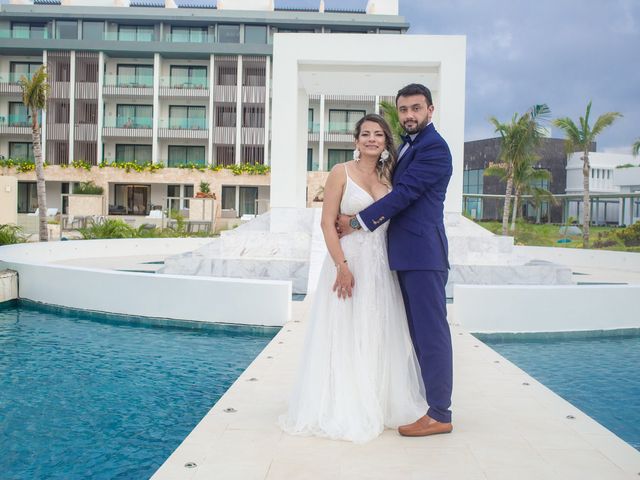 Pablo and Martha&apos;s Wedding in Cancun, Mexico 31