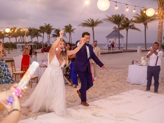 Pablo and Martha&apos;s Wedding in Cancun, Mexico 32