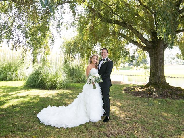 Daniel and Sarah&apos;s Wedding in Aurora, Oregon 33